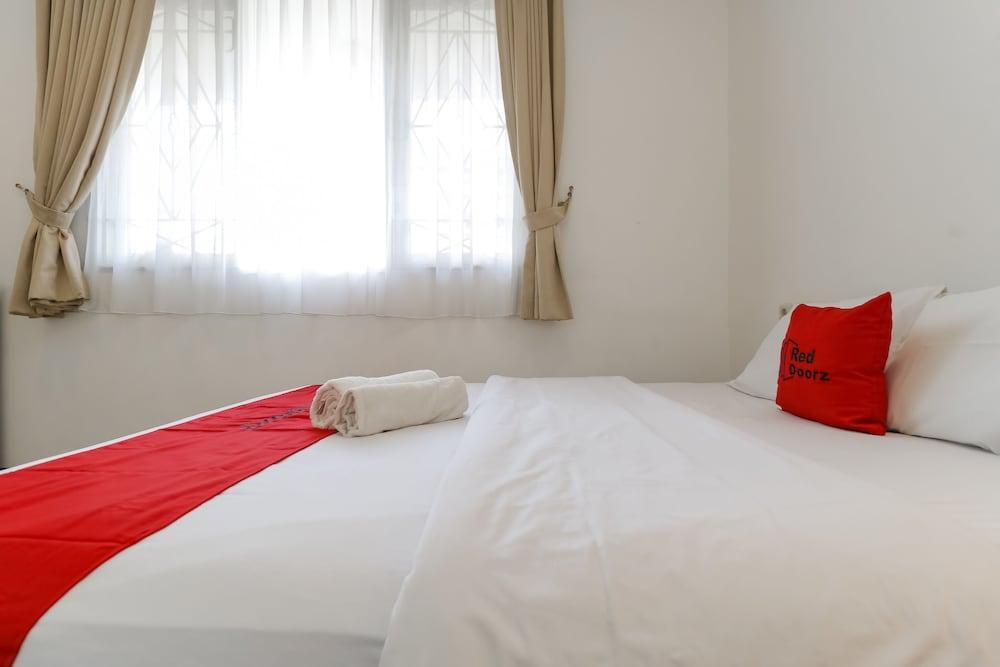 Reddoorz Plus @ Tendean Jakarta Eksteriør billede