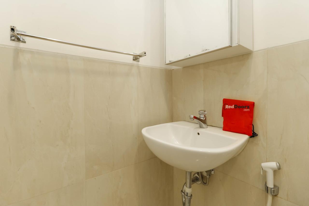 Reddoorz Plus @ Tendean Jakarta Eksteriør billede