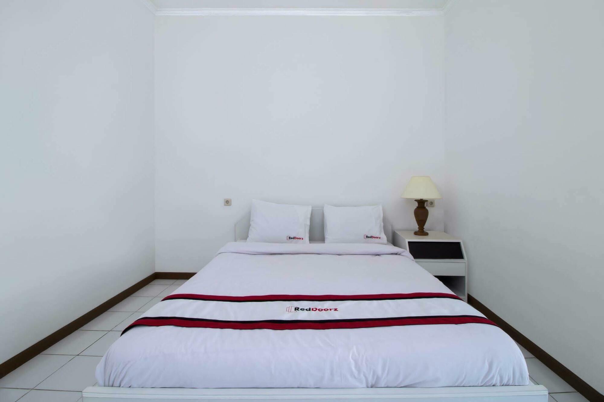 Reddoorz Plus @ Tendean Jakarta Eksteriør billede