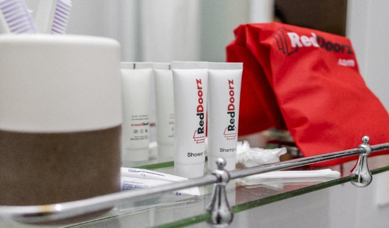 Reddoorz Plus @ Tendean Jakarta Eksteriør billede